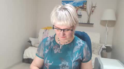 Snapshot of leilamays chatting on December 2024 12:03:01 PM Leila Kinky online show from December 2024 12:03:01 PM