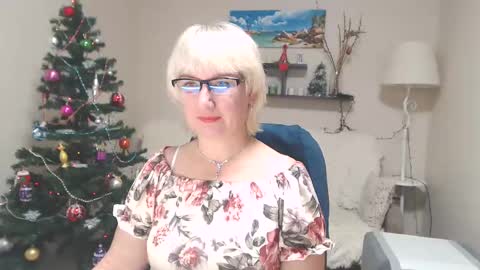 Snapshot of leilamays chatting on December 2024 05:56:01 AM Leila Kinky online show from December 2024 05:56:01 AM