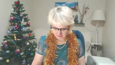 Snapshot of leilamays chatting on December 2024 03:29:02 AM Leila Kinky online show from December 2024 03:29:02 AM