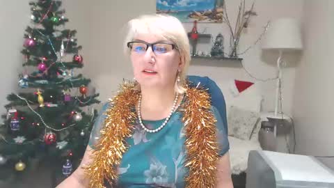 Snapshot of leilamays chatting on December 2024 11:36:01 AM Leila Kinky online show from December 2024 11:36:01 AM