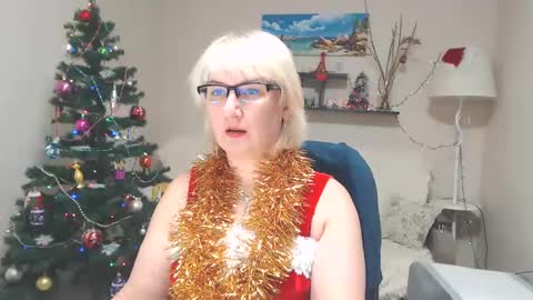 Snapshot of leilamays chatting on December 2024 11:33:01 AM Leila Kinky online show from December 2024 11:33:01 AM