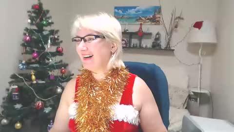 Snapshot of leilamays chatting on December 2024 12:38:01 PM Leila Kinky online show from December 2024 12:38:01 PM