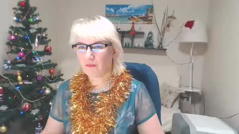 Snapshot of leilamays chatting on December 2024 04:59:02 AM Leila Kinky online show from December 2024 04:59:02 AM
