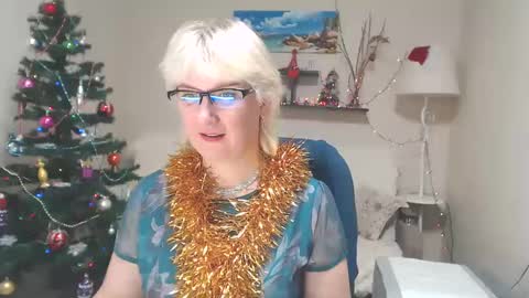 Snapshot of leilamays chatting on December 2024 08:00:02 AM Leila Kinky online show from December 2024 08:00:02 AM