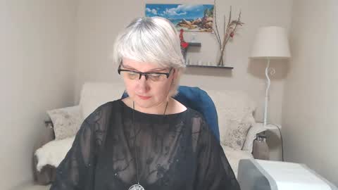 Snapshot of leilamays chatting on February 2025 08:54:02 AM Leila Kinky online show from February 2025 08:54:02 AM