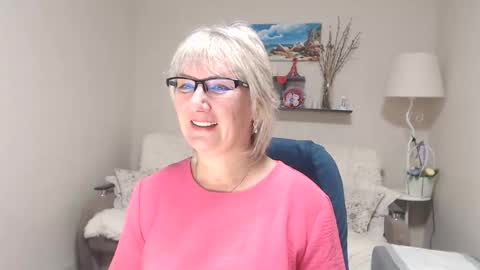 Snapshot of leilamays chatting on September 2025 03:10:02 AM Leila Kinky online show from September 2025 03:10:02 AM