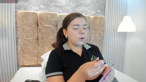 leilapons online show from October 2025 04:42:01 PM