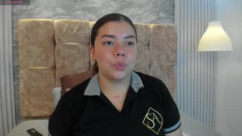 leilapons online show from November 2025 05:35:02 PM