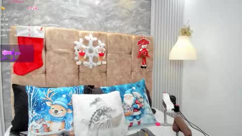 leilapons online show from December 2025 06:58:01 PM