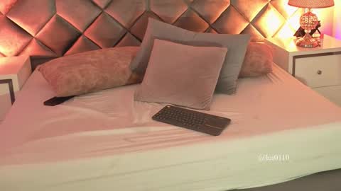 Leizathompson online show from February 2026 07:52:02 PM