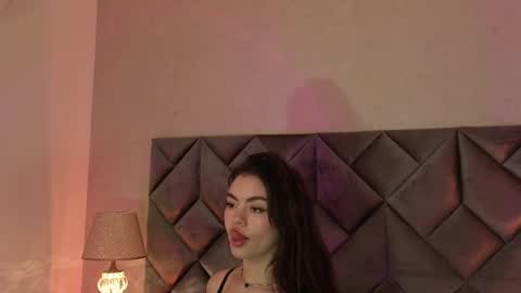 Snapshot of leizathompson chatting on March 2026 04:00:02 PM Leizathompson online show from March 2026 04:00:02 PM