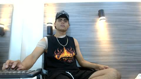 lelehott01 online show from June 2026 02:44:01 AM