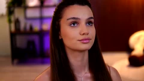 Lena Laurent online show from June 2026 12:22:01 PM