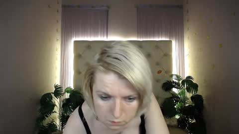 Lena online show from December 2024 05:05:02 PM