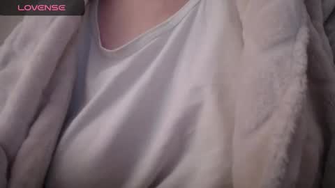 lenagolden online show from October 2025 10:27:02 AM