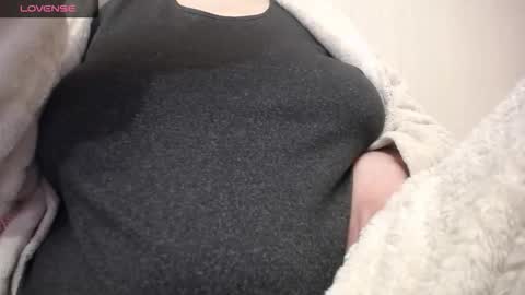 lenagolden online show from March 2026 09:43:01 PM