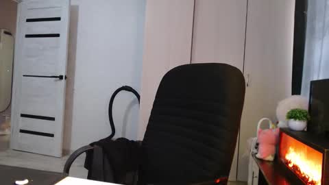 lenagordon online show from November 2025 07:46:02 AM