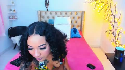 Lena  online show from October 2025 12:33:01 PM