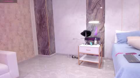 Lenathompson online show from December 2025 03:15:02 AM