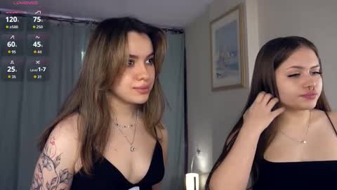 Snapshot of lenoimacyt chatting on October 2025 06:25:02 AM Hey hey our name is Mia Elfy Lovense is active time to play PVT IS OPEN online show from October 2025 06:25:02 AM