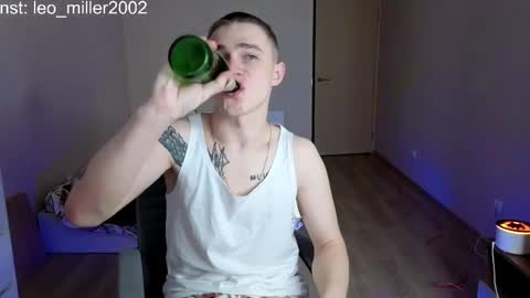 Snapshot of leo__miller chatting on April 2026 03:32:01 PM LEO online show from April 2026 03:32:01 PM