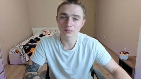 Snapshot of leo__miller chatting on May 2026 09:54:01 PM LEO online show from May 2026 09:54:01 PM
