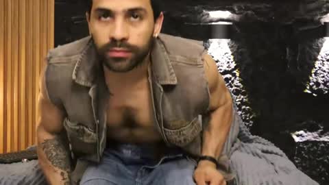 Snapshot of leo_diaz01 chatting on March 2026 12:00:02 AM Leo Diaz online show from March 2026 12:00:02 AM