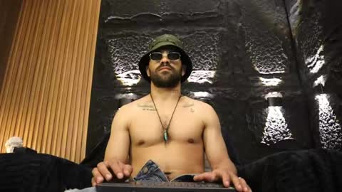 Snapshot of leo_diaz01 chatting on April 2026 12:30:02 AM Leo Diaz online show from April 2026 12:30:02 AM