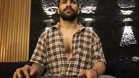 Snapshot of leo_diaz01 chatting on April 2026 01:48:01 AM Leo Diaz online show from April 2026 01:48:01 AM