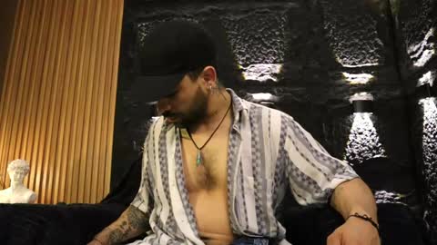 Snapshot of leo_diaz01 chatting on May 2026 09:55:02 PM Leo Diaz online show from May 2026 09:55:02 PM