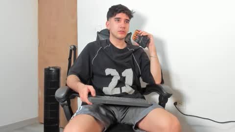 Leo Jones online show from December 2025 10:58:02 PM