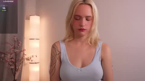  Ashly  online show from November 2025 04:00:02 PM