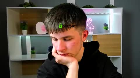 leo_valor online show from March 2026 06:42:02 PM