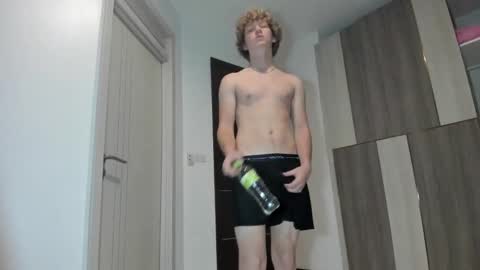 Snapshot of leo_wildd chatting on October 2025 05:17:01 PM leo_wildd online show from October 2025 05:17:01 PM