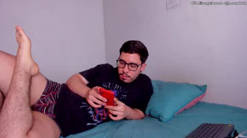 Snapshot of leoandviolet chatting on October 2025 05:13:01 PM Carlos Alissa. Help us to reach 100 likes online show from October 2025 05:13:01 PM