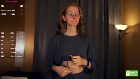 Snapshot of leolakorner chatting on December 2025 07:18:01 PM Hello Im Roxy Im just starting my journey here so lets get acquainted online show from December 2025 07:18:01 PM