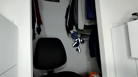 Snapshot of leolenry chatting on November 2025 06:32:01 PM leolenry online show from November 2025 06:32:01 PM