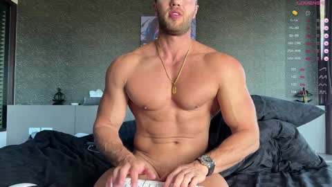 Snapshot of leon_lovefitness chatting on January 2025 01:26:01 AM Leon online show from January 2025 01:26:01 AM