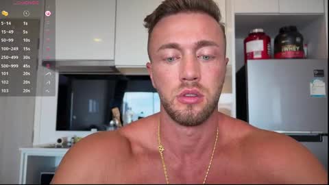 Snapshot of leon_lovefitness chatting on April 2026 12:35:01 AM Leon online show from April 2026 12:35:01 AM