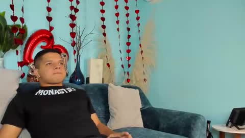 leon_thomas_ online show from February 2026 08:24:02 PM