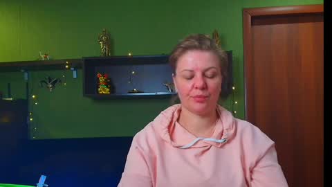 Leona tracie online show from April 2026 09:08:01 PM
