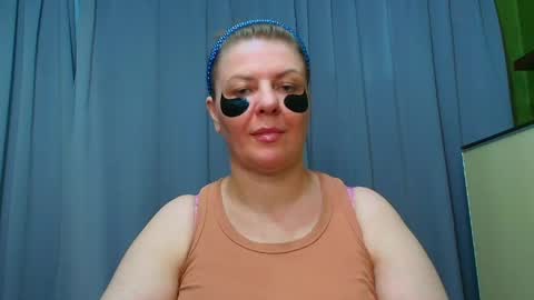 Leona tracie online show from May 2026 10:26:02 PM