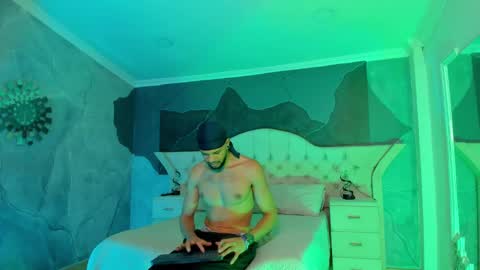 Snapshot of leonardgrant_ chatting on December 2024 08:13:01 AM Leonard online show from December 2024 08:13:01 AM