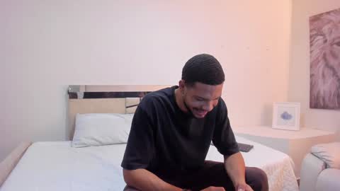 Snapshot of leonardgrant_ chatting on February 2025 05:30:02 AM Leonard online show from February 2025 05:30:02 AM