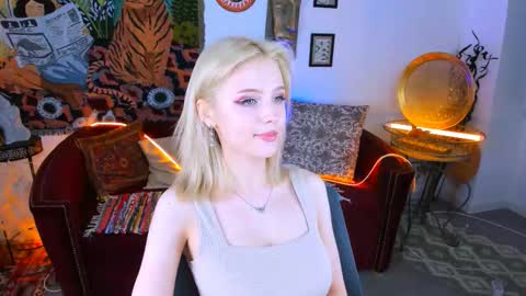 leonastone online show from September 2025 05:29:02 PM