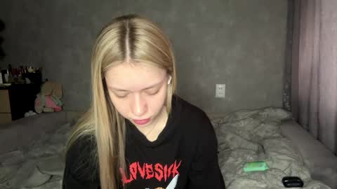 Snapshot of leonegoodnough chatting on April 2026 06:05:02 AM Eva online show from April 2026 06:05:02 AM