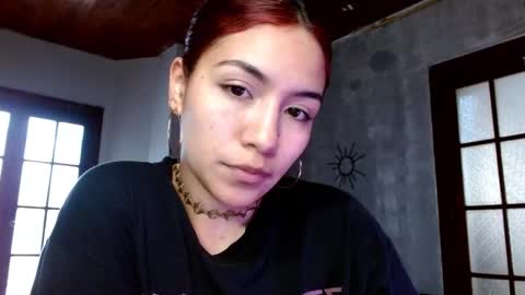 leonela  online show from October 2025 07:00:01 PM