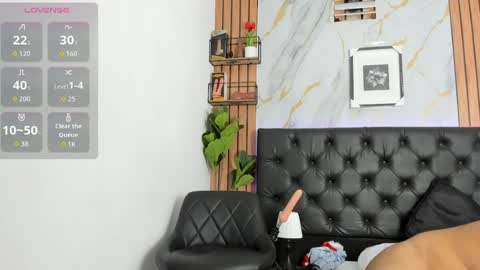 leonferoz7 online show from April 2026 02:38:01 AM