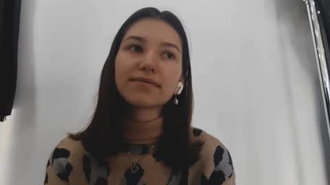 Snapshot of leoniacoaker chatting on November 2025 04:11:02 AM Kris online show from November 2025 04:11:02 AM