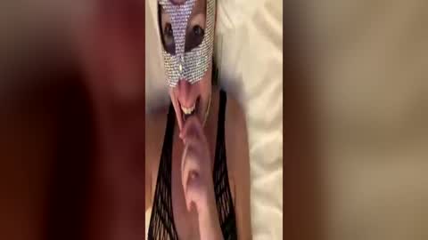 leonie_vancat online show from June 2026 10:15:01 PM